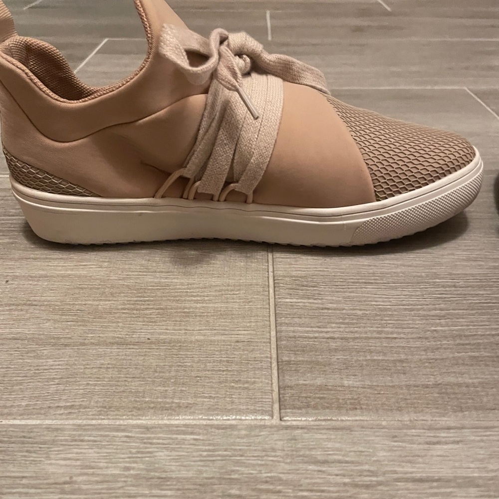 Steve Madden Blush Pink Beige Tan Women's Sneakers Lancer 8 - Picture 3 of 8